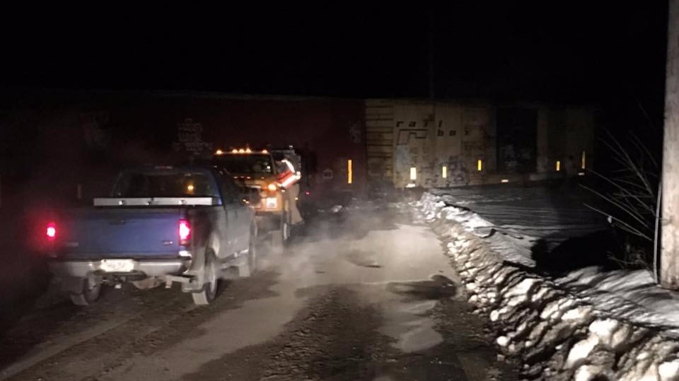 Train derails, Blocks Road in Leeds